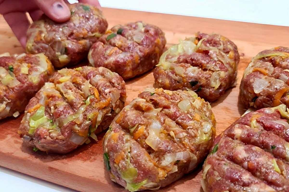Bolinho de carne assado saudavel Bolinho de carne assado delicioso saudável e perfeito para a refeição de toda a família