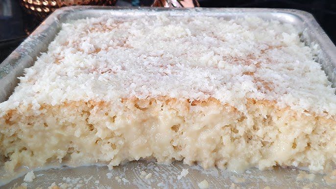 Bolo Gelado de Coco Molhadinho – A Receita que Vai Te Surpreender!