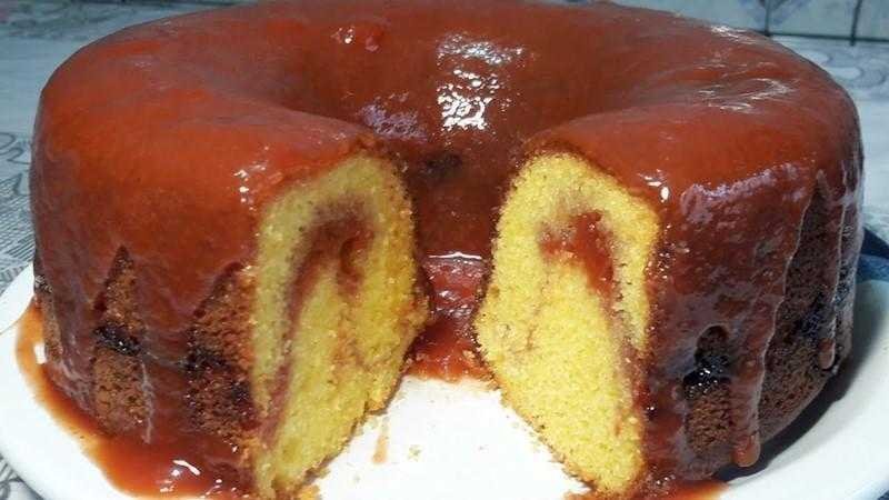 Bolo de Milho com Requeijão e Goiabada