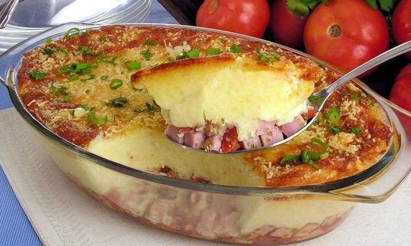 Como fazer mandioca recheada na travessa Como fazer mandioca recheada na travessa