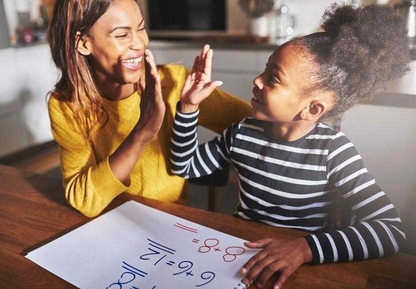 Descubra a forma certa de elogiar o seu filho