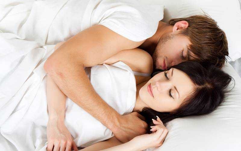 Dormir de conchinha