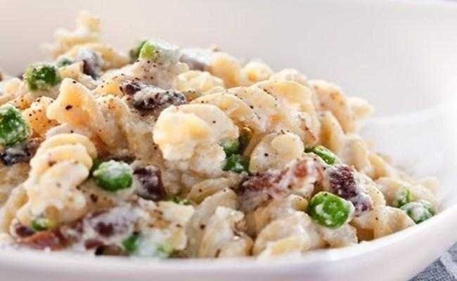 Macarrão com Ricota, Bacon e Ervilhas fr