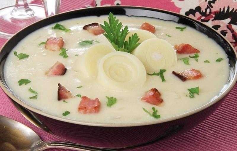 Sopa-creme de palmito com bacon