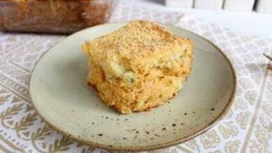 Torta de frango com recheio cremoso
