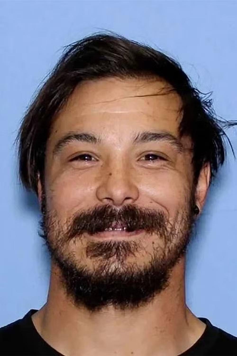 Travis Decker de 32 anos que serviu s foras armadas e possui amplo preparo para lidar com condies extremas