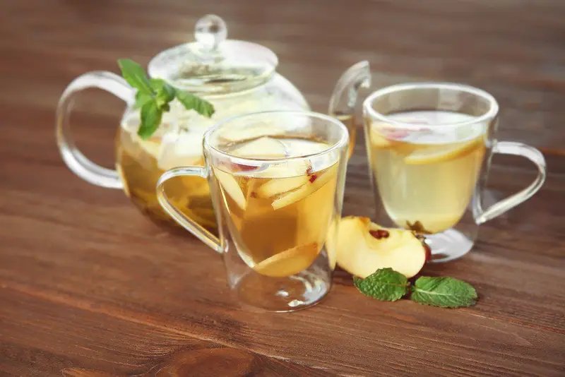 Chá verde com maçã para reduzir o colesterol: como fazer e dicas