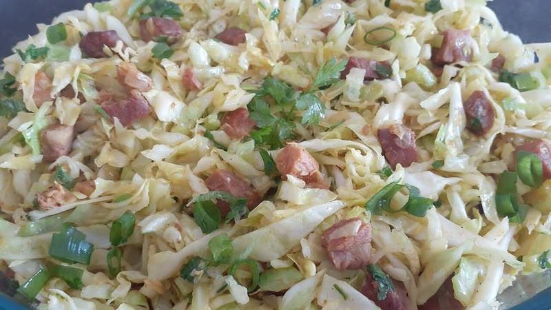 repolho refogado com bacon e calabresa