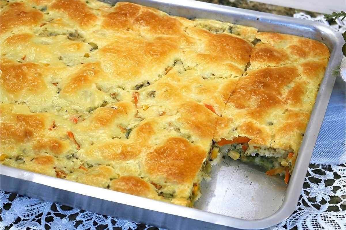 torta de massa mole com recheio de sardinha e requeijao