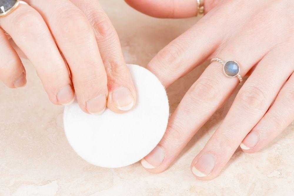 Truque com vinagre para deixar suas unhas lindas e fortes