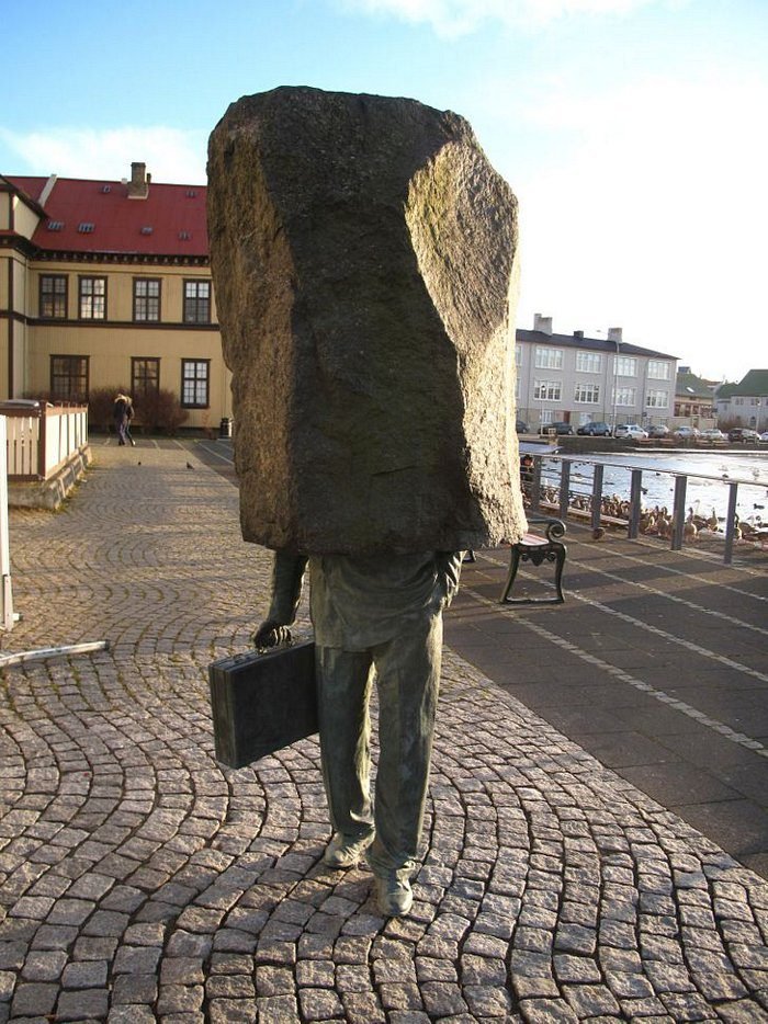 12 Monumentos ao redor do mundo que fugiram de tudo