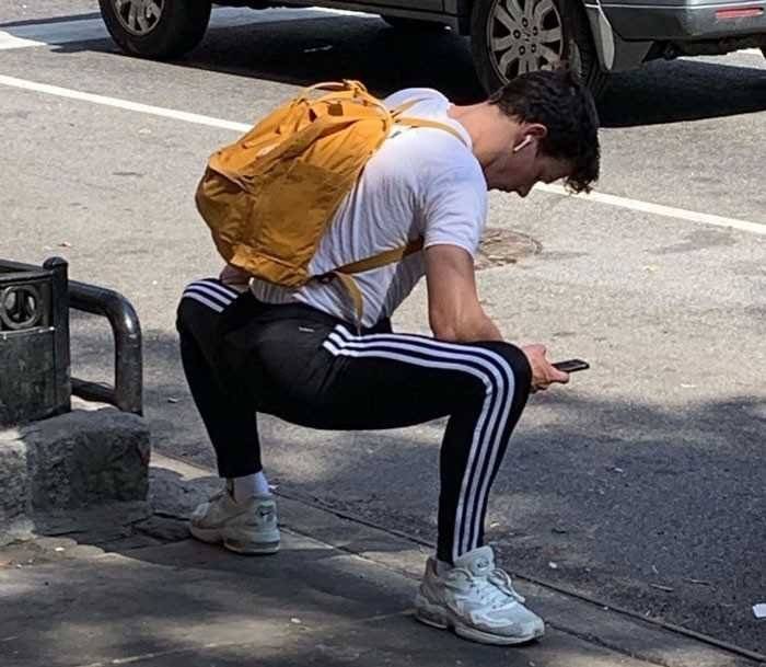 1623720648 987 22 Vezes em que as pessoas foram vistas em publico