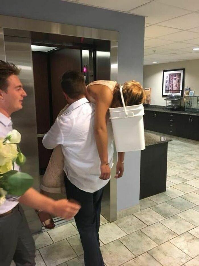 1638299396 920 21 Vezes em que as cerimonias de casamento fugiram do