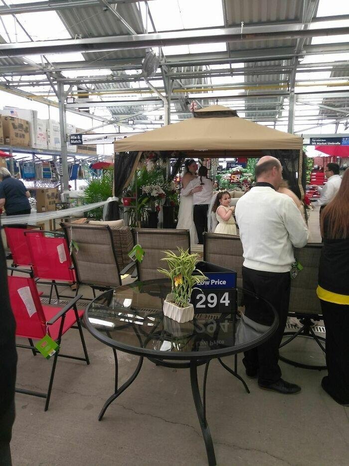 1638299397 207 21 Vezes em que as cerimonias de casamento fugiram do