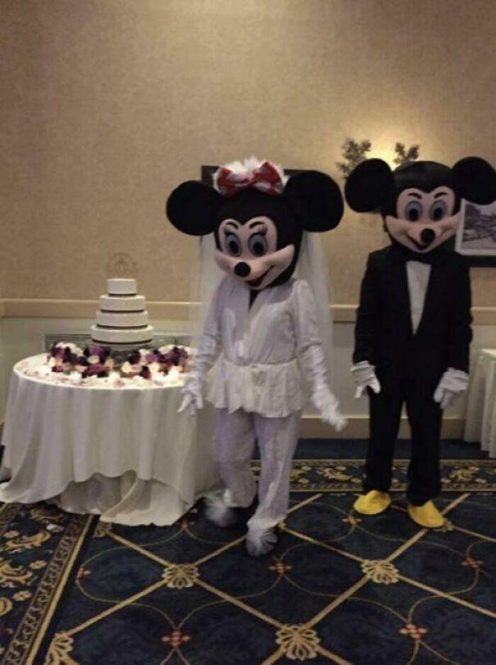 1638299415 749 21 Vezes em que as cerimonias de casamento fugiram do