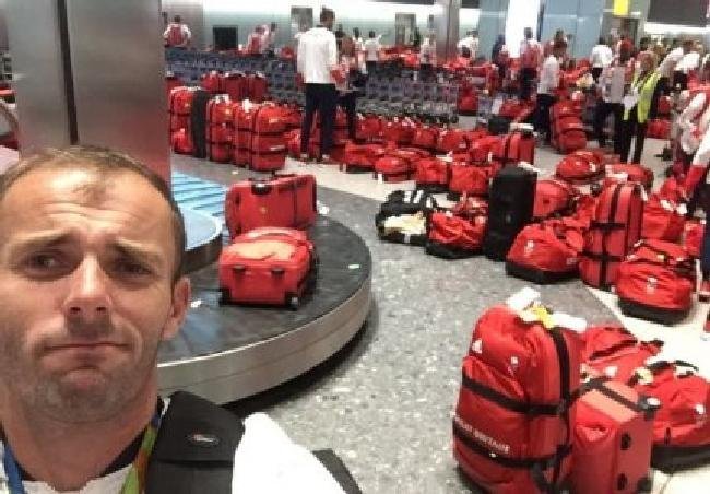 1636385647 733 16 Pessoas que entendem que aeroportos sao uma aventura inesperada