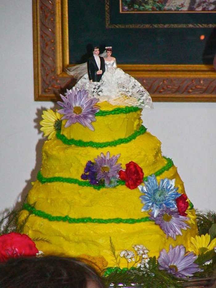1625438149 61 23 Vezes em que os bolos de casamento nao atenderam