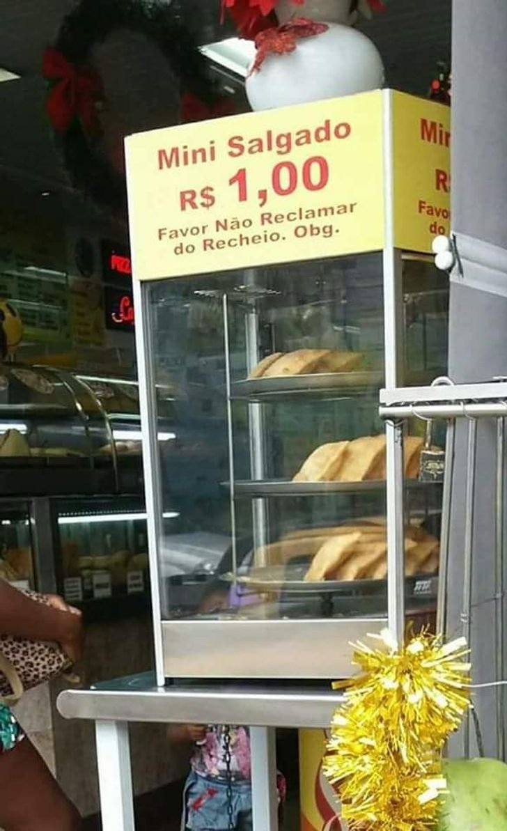 1654171107 659 15 placas e avisos divertidos mostrando que o brasileiro nao