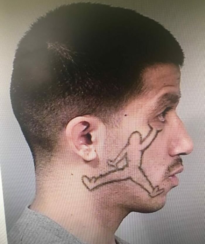 1655450361 220 30 tatuagens horrivelmente feitas que sao o orgulho desse grupo
