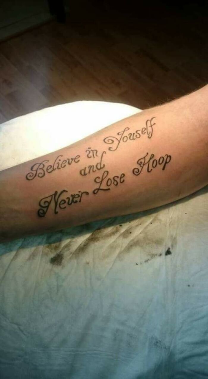 1655450362 596 30 tatuagens horrivelmente feitas que sao o orgulho desse grupo