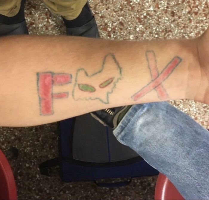 1655450365 62 30 tatuagens horrivelmente feitas que sao o orgulho desse grupo