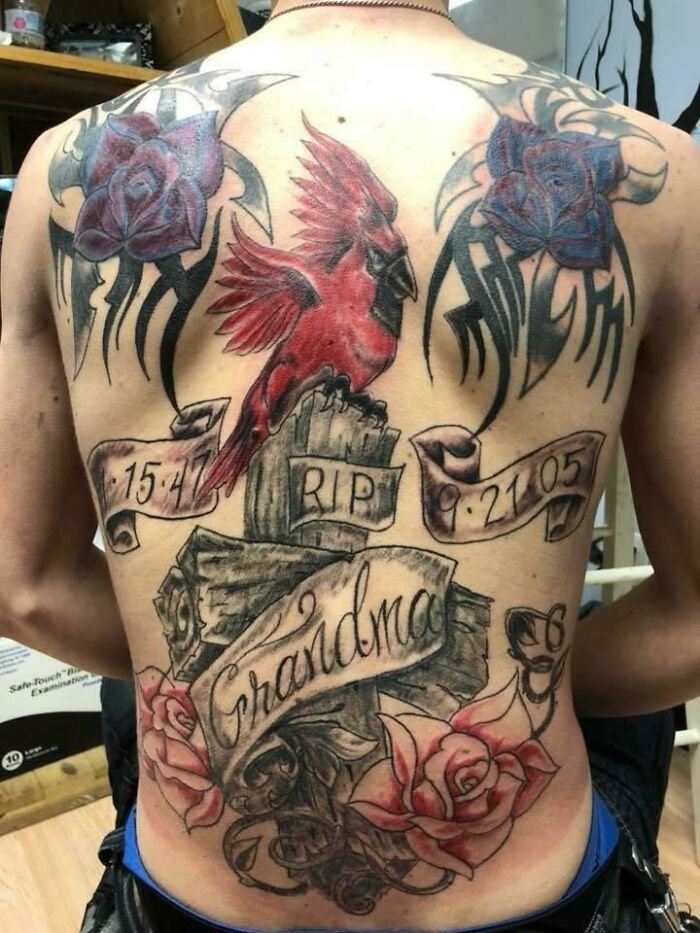 1655450366 836 30 tatuagens horrivelmente feitas que sao o orgulho desse grupo