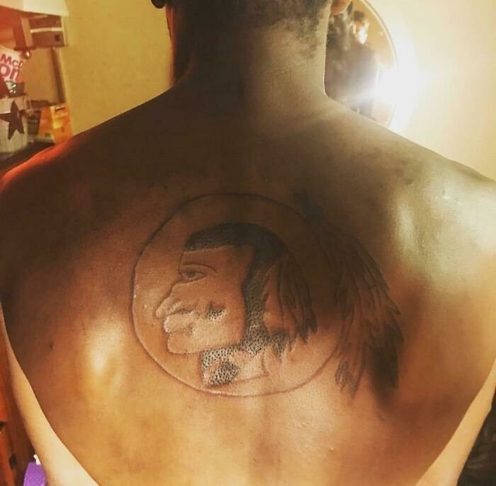1655450368 188 30 tatuagens horrivelmente feitas que sao o orgulho desse grupo