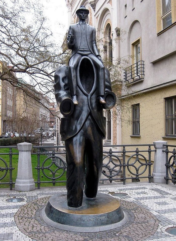1657055930 818 12 Monumentos ao redor do mundo que fugiram de tudo