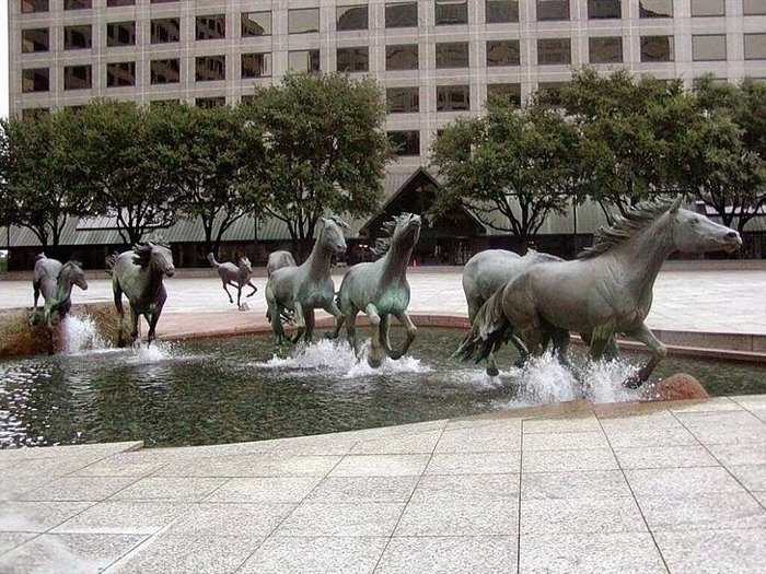 1657055931 396 12 Monumentos ao redor do mundo que fugiram de tudo