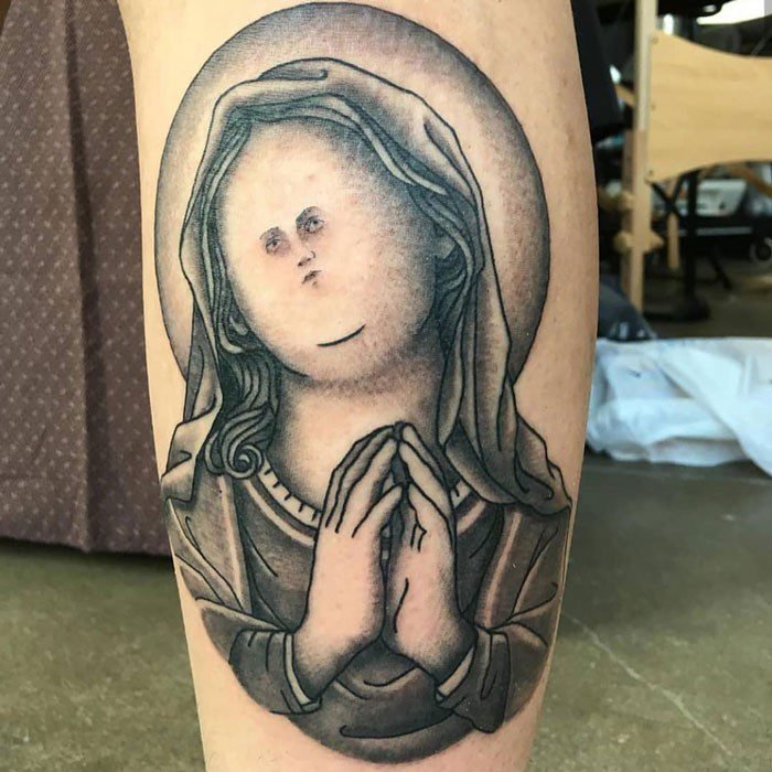 1656445687 513 21 Tatuagens que definitivamente nao foram uma boa ideia
