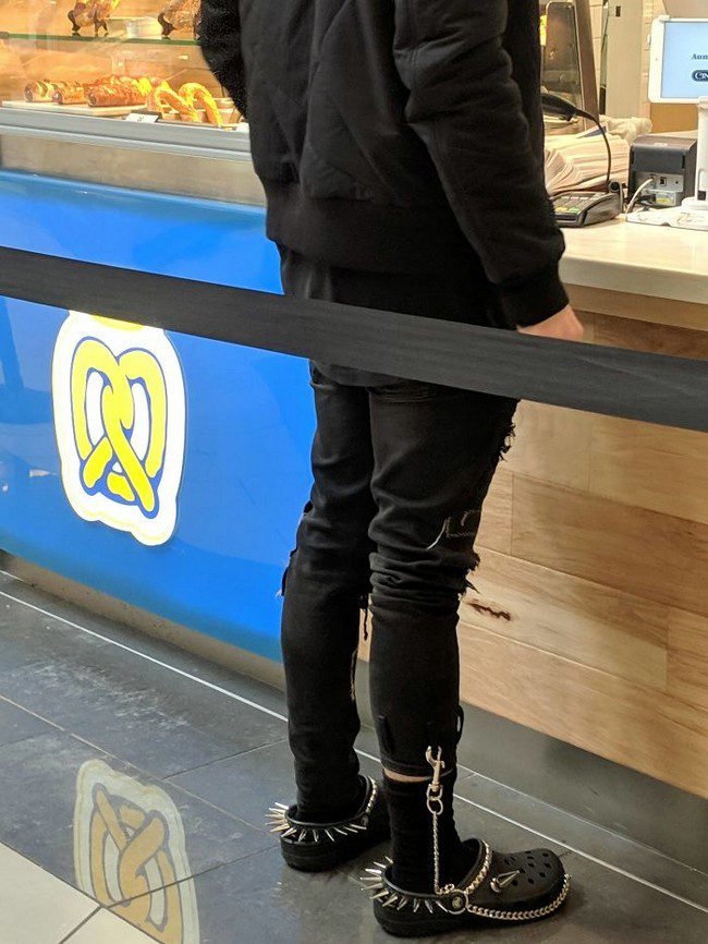 1658448902 195 20 Roupas que sao verdadeiros desastres da moda