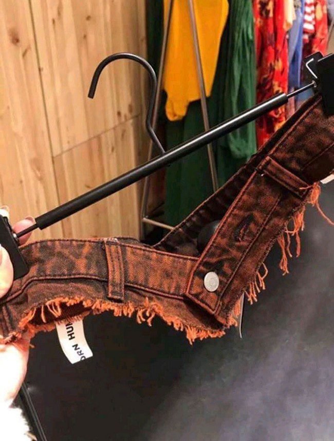 1658448908 163 20 Roupas que sao verdadeiros desastres da moda