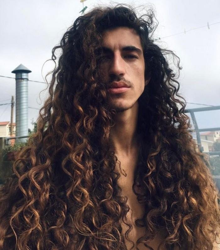 1628524527 494 19 Cabeludos capazes de fazer inveja em muitas mulheres