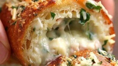 Aprenda a fazer um delicioso pão de alho recheado com presunto e queijo f