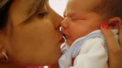 por que voce nunca deve beijar bebes recem nascidos