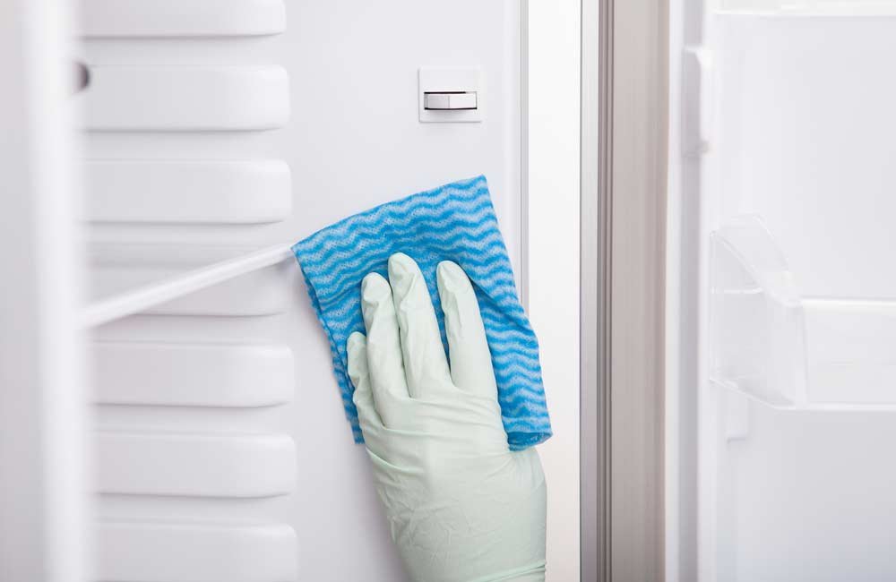 1751571188 521 como limpar geladeira por dentro e por fora Limpeza de freezer por dentro