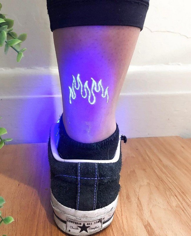 1584626185 520 Tatuadora australiana faz tatuagens brilhantes que parecem ganhar vida