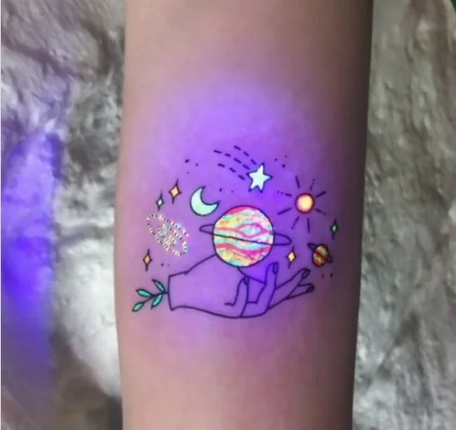 1584626185 636 Tatuadora australiana faz tatuagens brilhantes que parecem ganhar vida