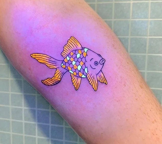 1584626185 785 Tatuadora australiana faz tatuagens brilhantes que parecem ganhar vida