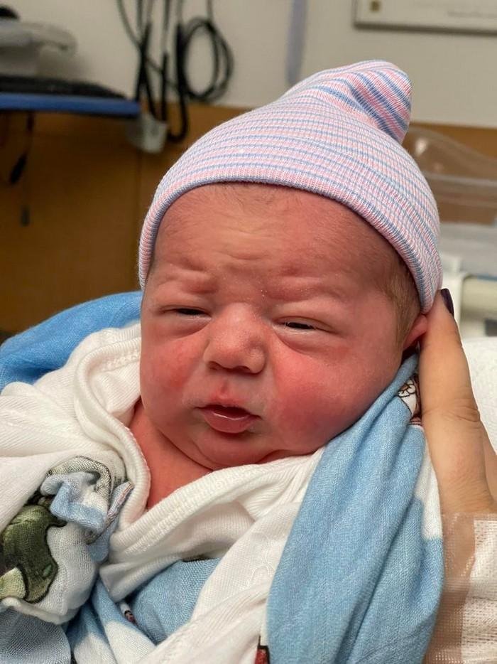 20 Bebes que mal chegaram ao mundo e ja querem