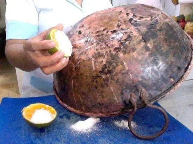 Deixe suas panelas como novas com este simples truque caseiro d