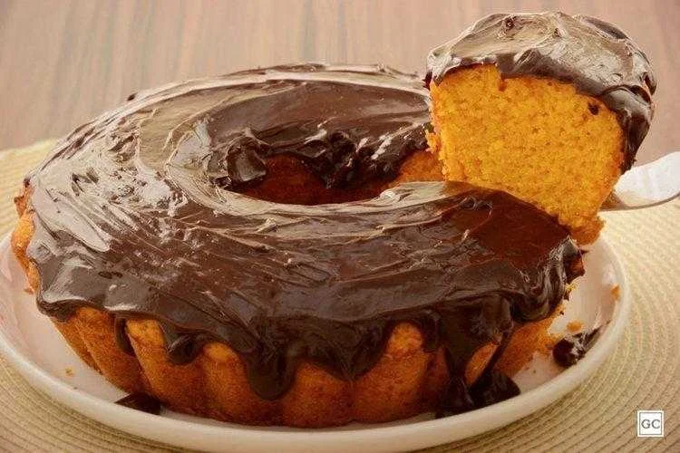 Como Fazer Bolo de Cenoura com Cobertura de Ganache