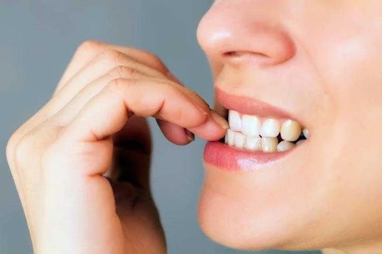 Dicas para parar de roer as unhas SS