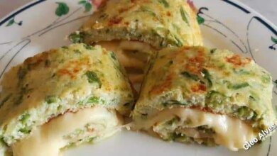Omelete Com Abobrinha e Queijo Para Substituir Uma Refeição